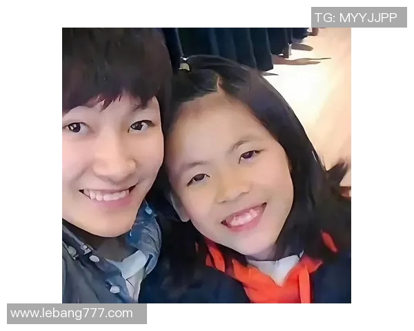 姐妹联手发威杨力维杨舒予合力砍下25分助力球队大胜对手